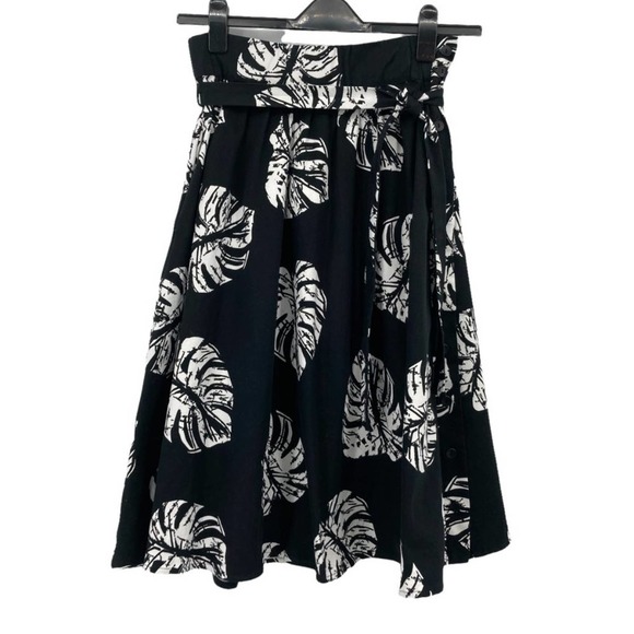 Zara TRAFALUC Black and White Botanical Print A-Line Skirt - Picture 1 of 8
